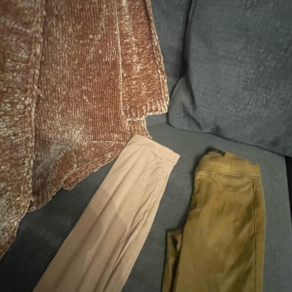 Tan - Picture 5 of 6